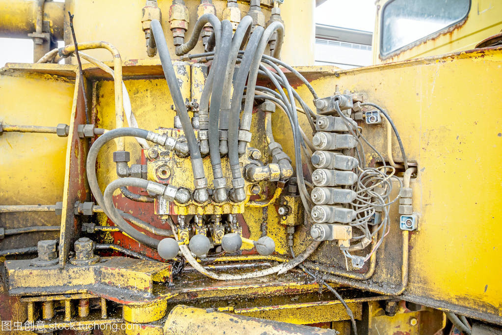 液壓系統、 軟管、 管接頭和杠桿控制